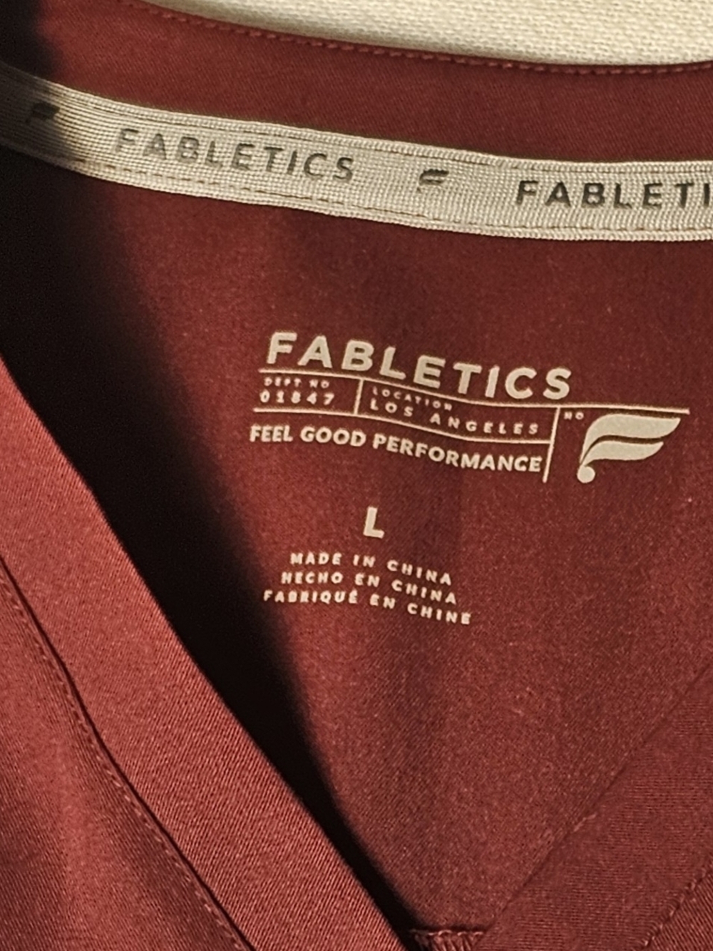 Fabletics women's‎ activewear scrub top Size Large Burgandy - Picture 3 of 3